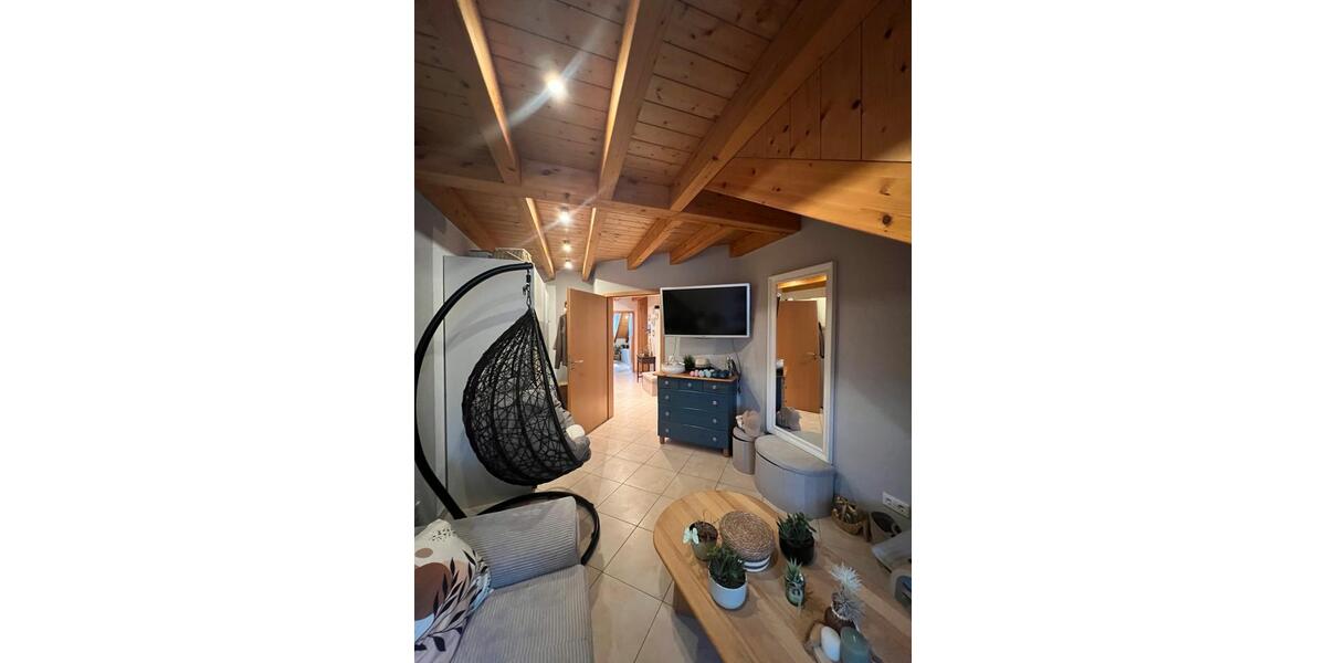 Dachgeschoßwohnung Ubstadt-Weiher Weiher - 4 Zimmer, 100 m&sup2;, 1.350&euro; | Angebot:24295262