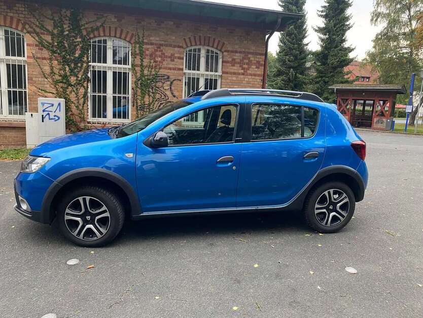 Dacia Sandero 119.000 km 6.900 € Weilmünster 35789