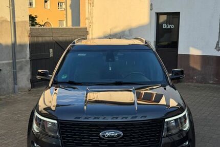 Ford Explorer 81.000 km 27.950 &euro; Potsdam 14478