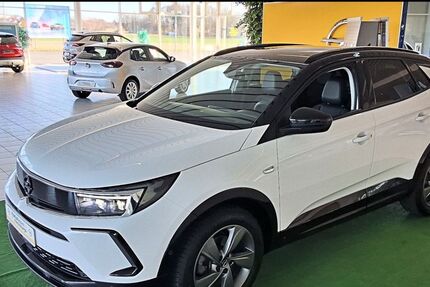 Opel Grandland (X) 15.300 km 26.790 &euro; Eilenburg 04838