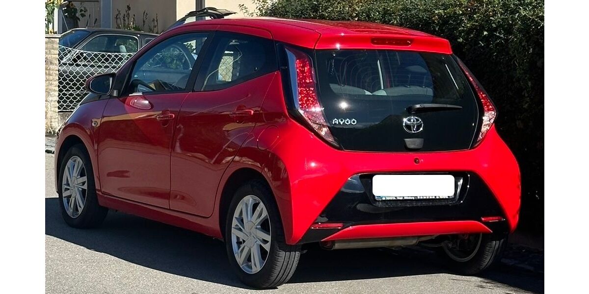 Toyota Aygo (X) 34.400 km 9.900 &euro; Ansbach 91522