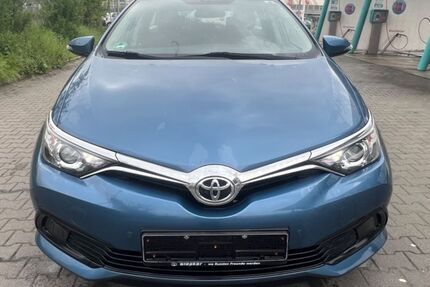 Toyota Auris 102.700 km 8.999 &euro; Germersheim 76726