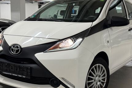 Toyota Aygo (X) 113.000 km 6.199 &euro; Frankfurt am Main 60386