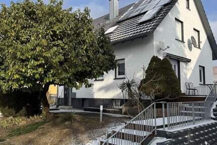 Top renoviertes Zweifamilienhaus in Singen-Beuren, sofort verfügbar 5 zimmer