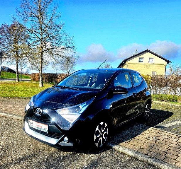 Toyota Aygo (X) 40.000 km 10.600 &euro; Oberderdingen 75038