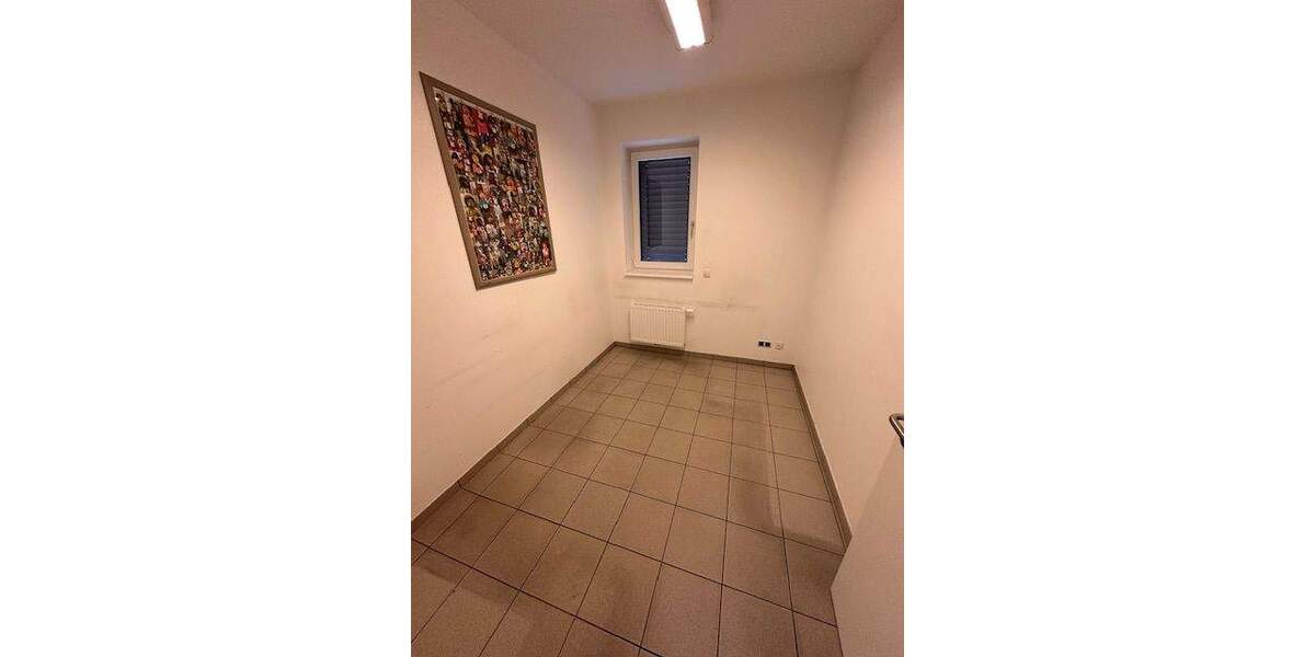 Gewerbeobjekt Buxtehude - 8 Zimmer, 187 m&sup2;, 2.400&euro; | Angebot:25745124