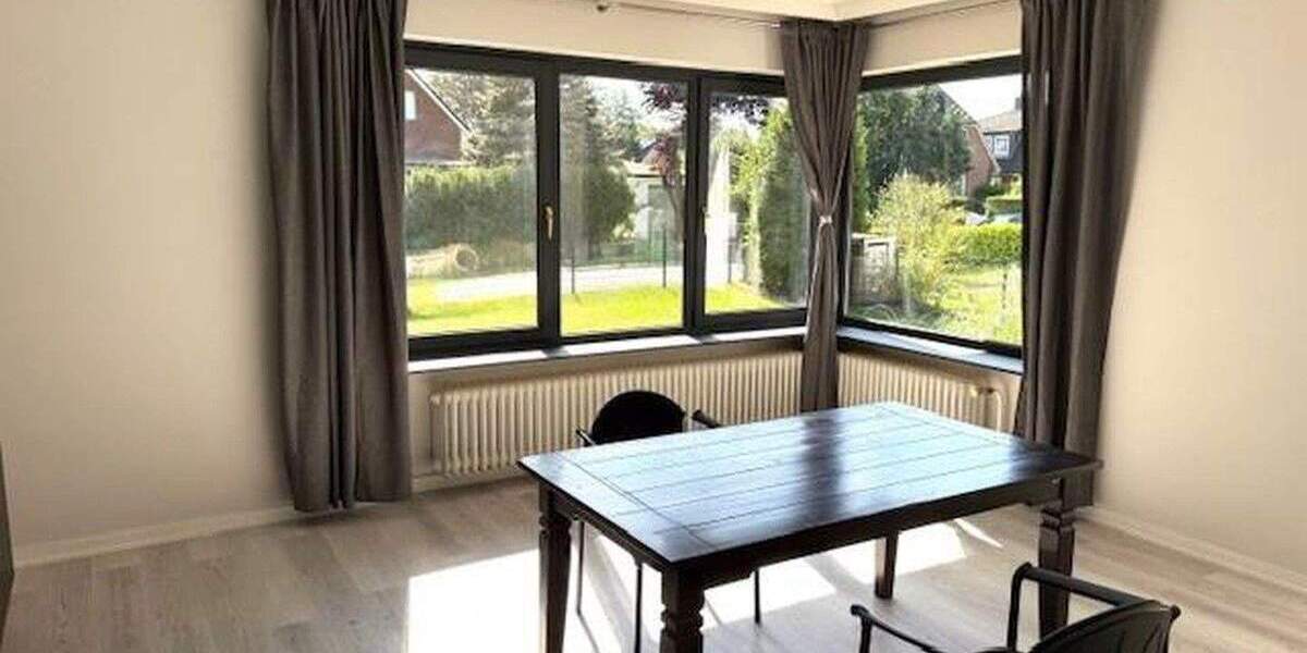 Provisionsfrei vom Eigentümer: Renovierter Bungalow in Parklage auf 702 m² Endgrundstück 4 zimmer