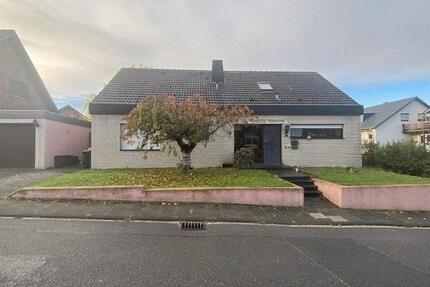 Haus Mechernich - 7 Zimmer, 244 m&sup2;, 549.000&euro; | Angebot:26233248