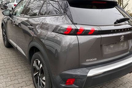 Peugeot 2008 180.294 km 12.852 &euro; Frankfurt am Main 60389