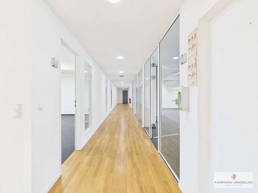 Büro in Saarbrücken 2.676,08 € 302.04 m²