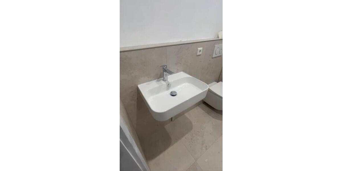 Wunderschöne kernsanierte Penthouse-Wohnung zu Vermieter 4 zimmer