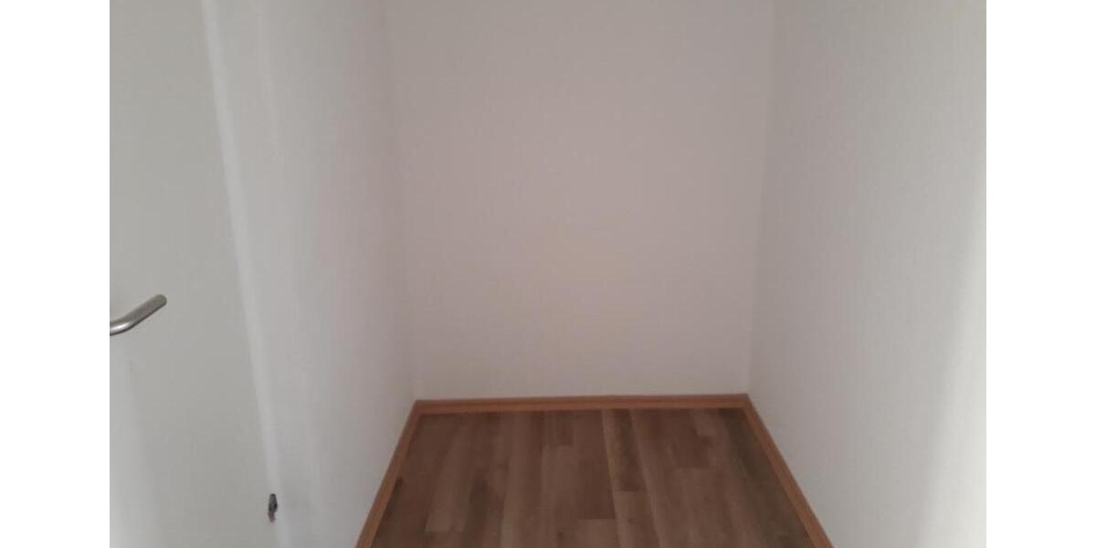 Etagenwohnung Bernburg (Saale) - 2 Zimmer, 57 m&sup2;, 313&euro; | Angebot:26056021