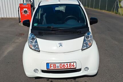 Peugeot iOn 11.200 km 8.900 &euro; Büdingen 63654
