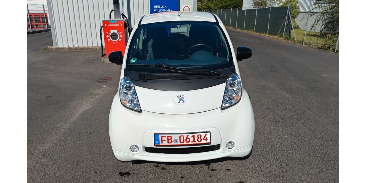 Peugeot iOn 11.200 km 8.900 &euro; Büdingen 63654