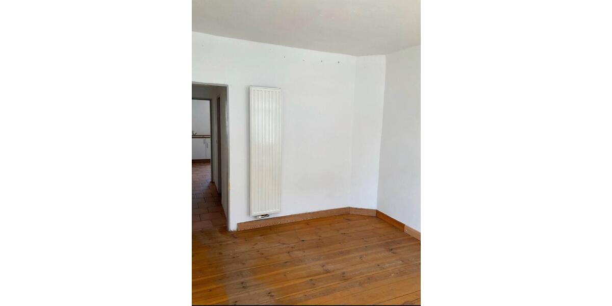 Schöne neu sanierte Einraum- Altbauwohnung 1 zimmer