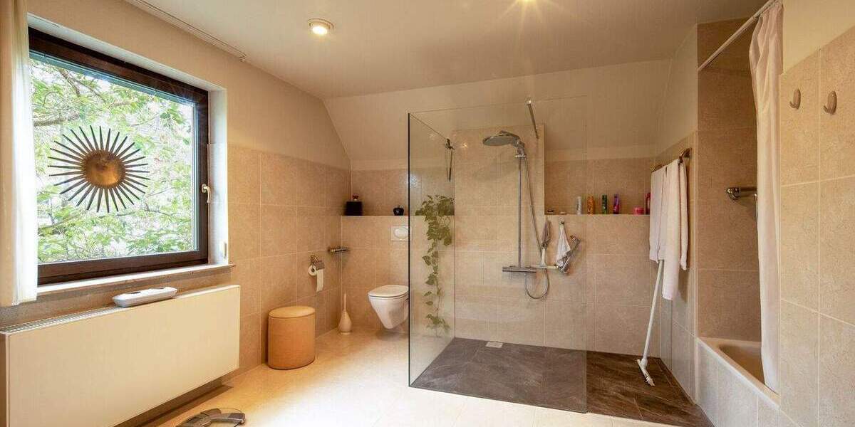 Einfamilienhaus Schmallenberg - 6 Zimmer, 208 m&sup2;, 425.000&euro; | Angebot:25800584