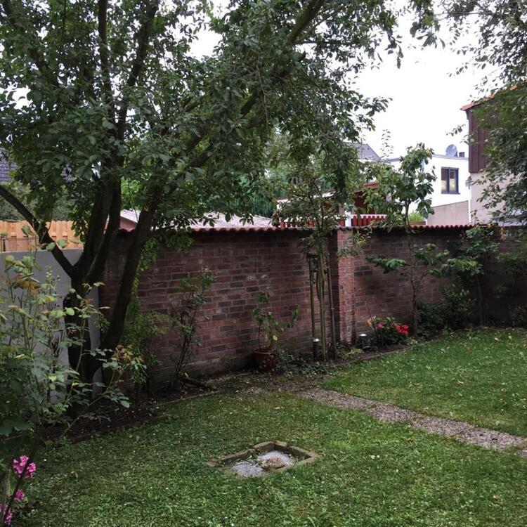 MFH mit 8 Wohneinheiten und einem Ladenlokal im Düesbergviertel