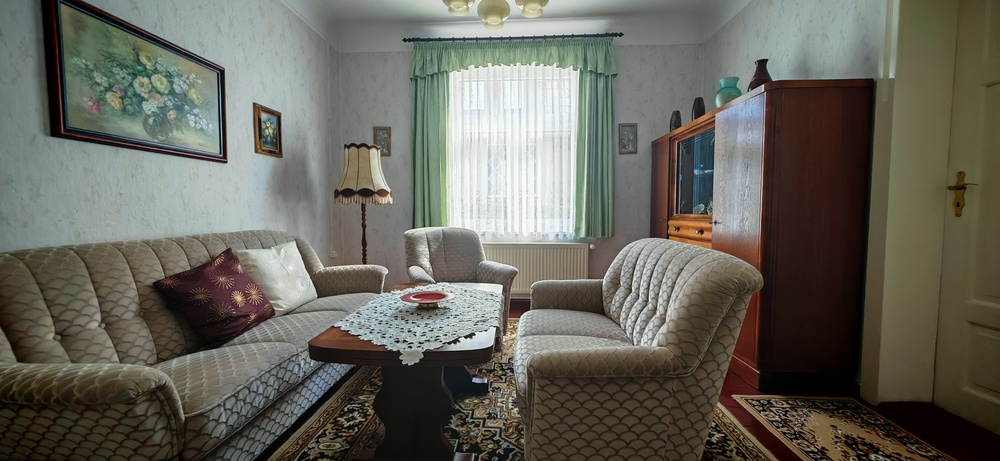 Ein- oder Zweifamilienhaus mit großem Garten 7 zimmer