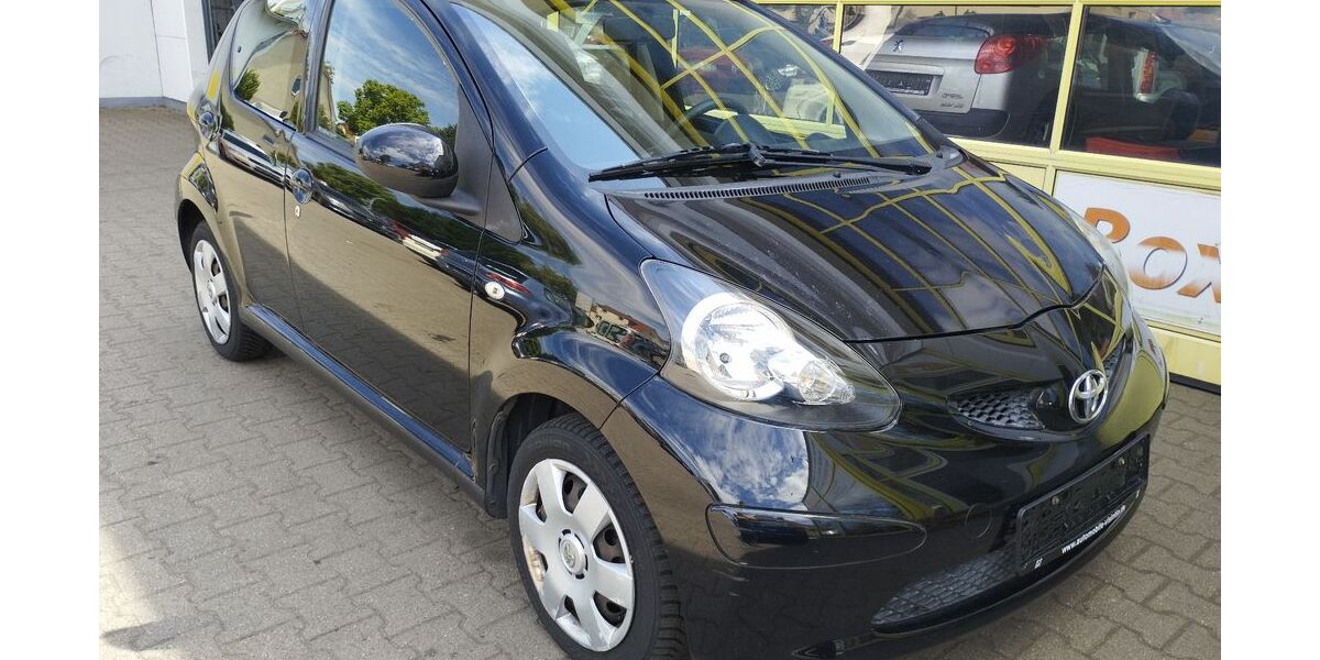 Toyota Aygo (X) 112.000 km 1.900 &euro; Rathenow 14712