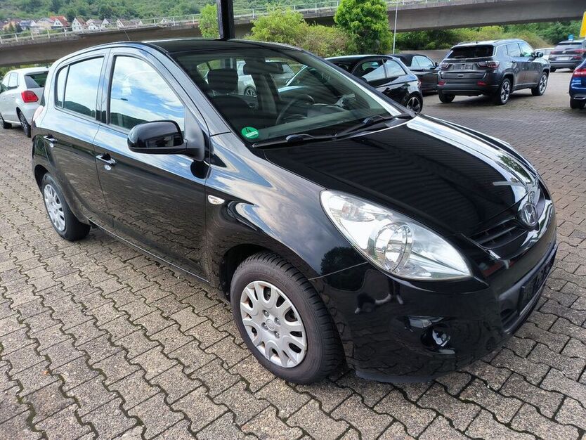 i20