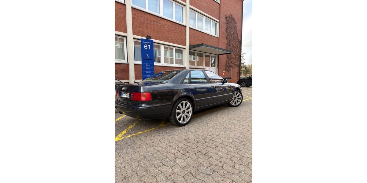 Audi A8 177.000 km 9.250 &euro; Hamburg 22547