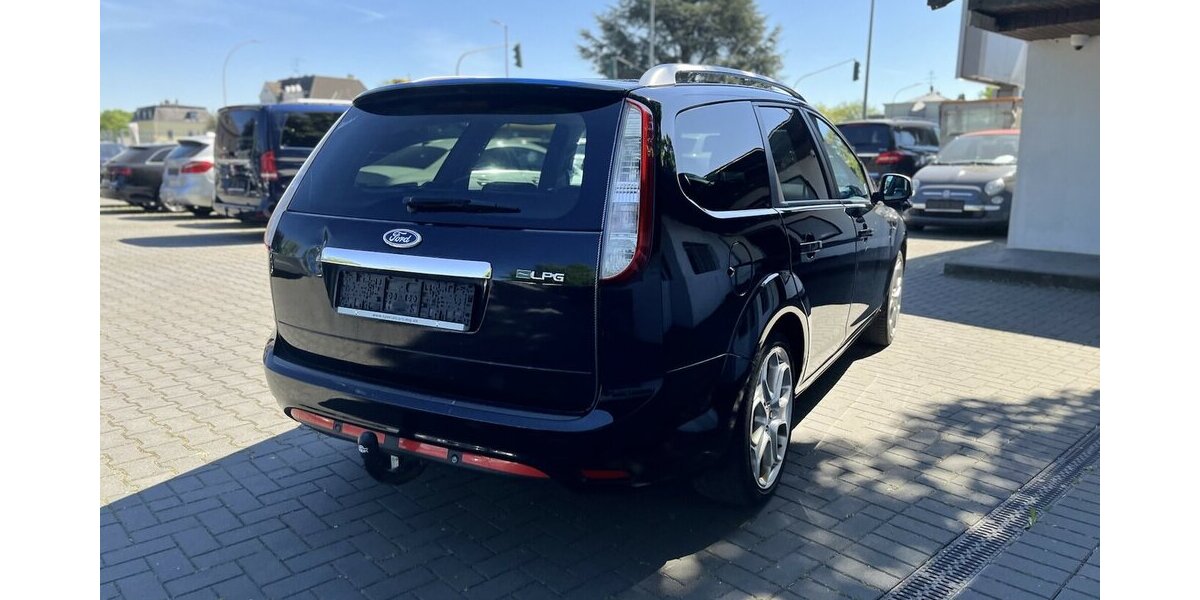 Ford Focus Titanium / LPG / Sitzheizung / Xenon / AHK 299.000 km 2.900 &euro; Mönchengladbach 41066