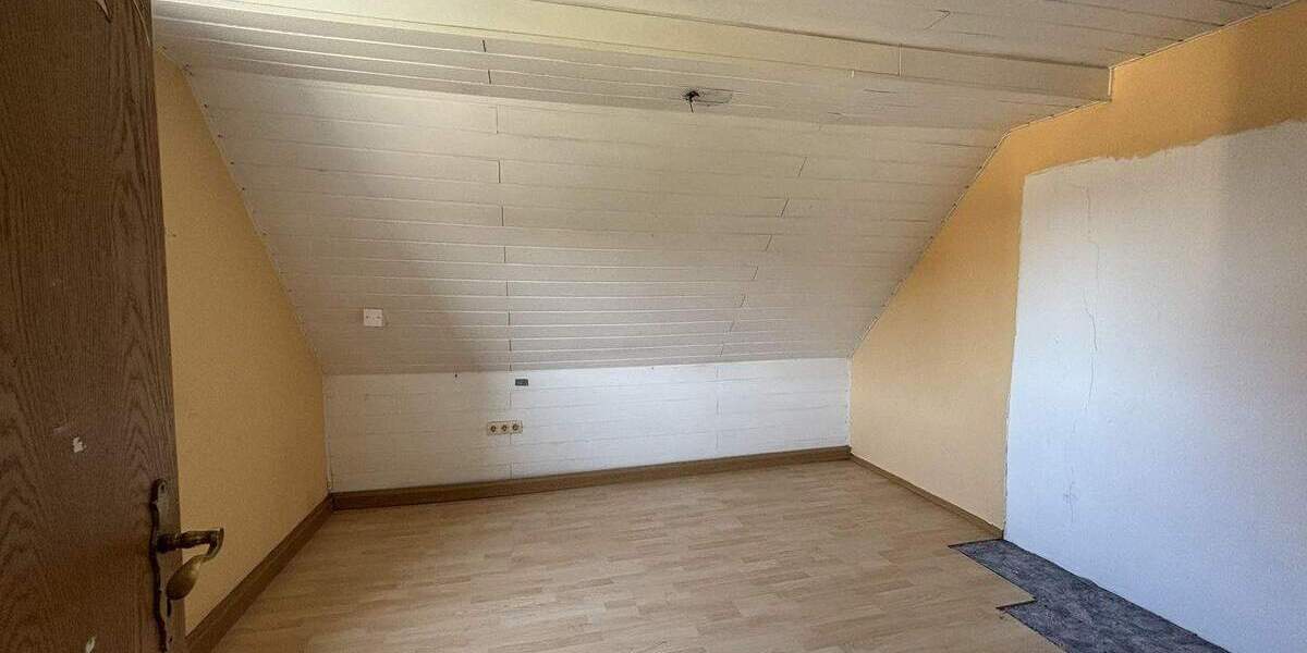 Einfamilienhaus Wackersdorf - 6 Zimmer, 130 m&sup2;, 245.000&euro; | Angebot:25674585