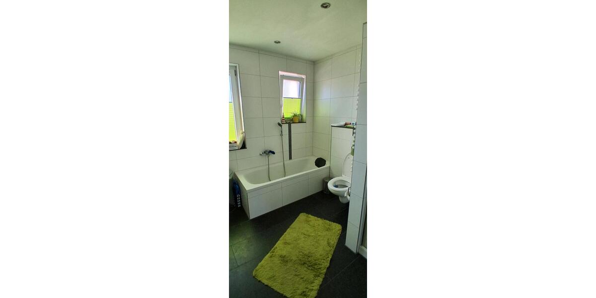 Erdgeschoßwohnung Neumarkt in der Oberpfalz Altenhof - 3.5 Zimmer, 94 m&sup2;, 1.050&euro; | Angebot:26375372