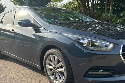 Hyundai i40 182.000 km 8.400 € Kaiserslautern 67663