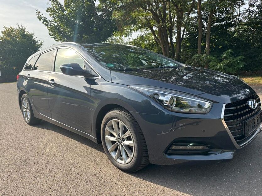 Hyundai i40 182.000 km 8.400 € Kaiserslautern 67663