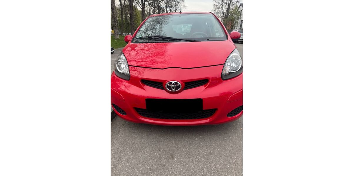Toyota Aygo (X) 76.200 km 3.480 &euro; München 80689