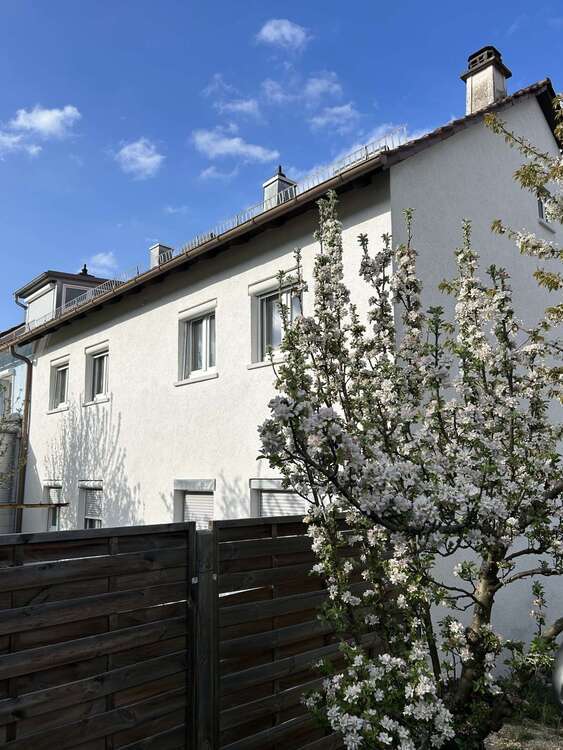 Haus zum Kaufen in Reutlingen 419.000 € 135 m²