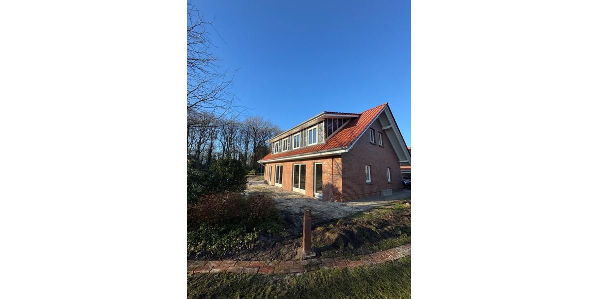 Moderne Neubau-Doppelhaushälfte (90 m²) nach KfW-70-Standard in L 3 zimmer