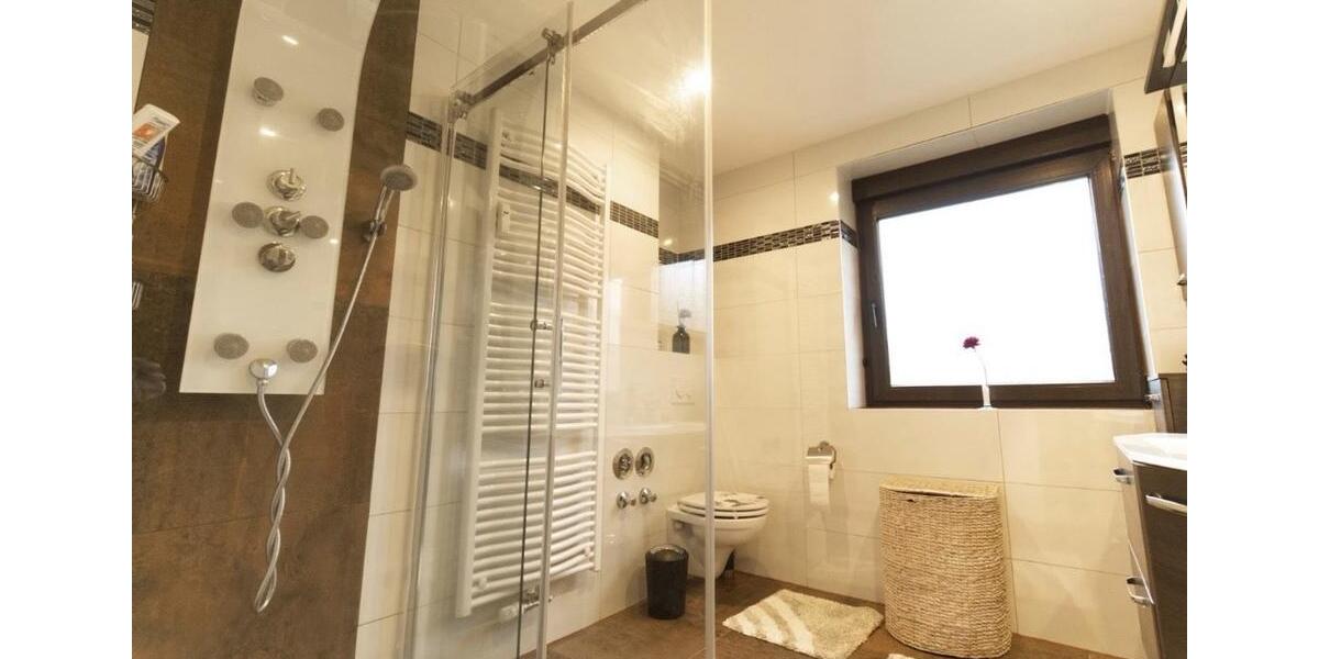 Etagenwohnung Sarstedt - 4 Zimmer, 124 m&sup2;, 1.550&euro; | Angebot:25515104