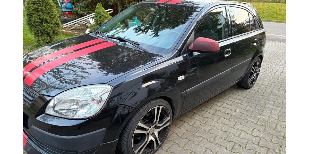 Kia Rio 169.000 km 1.800 &euro; Waldsachsen 97453