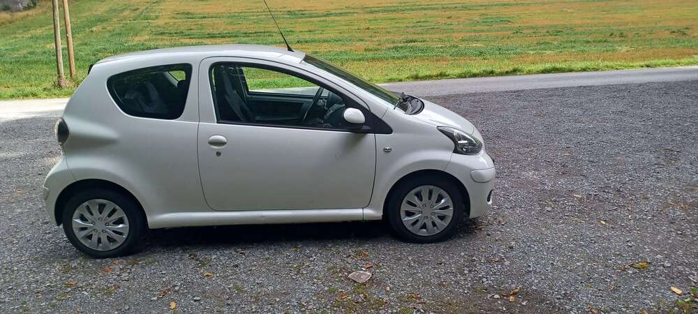 Toyota Aygo 143.800 km 2.700 € Paderborn 33100