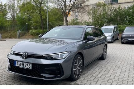 VW Passat 9.900 km 53.970 € Regensburg 93053