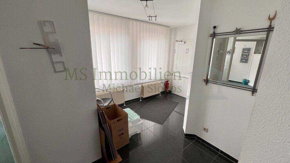 Gewerbeobjekt Lampertheim - 9 Zimmer, 146 m&sup2;, 1.800&euro; | Angebot:26834714