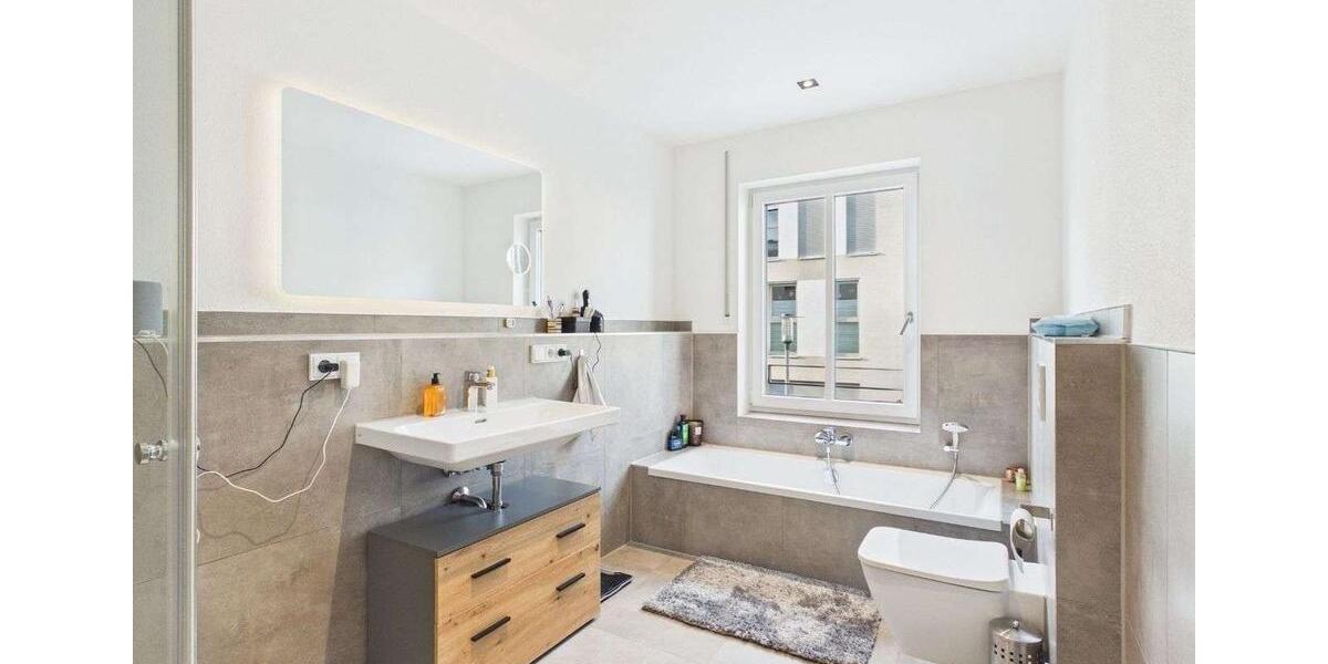 Reihenhaus Regensburg Brandlberg - 4.5 Zimmer, 120 m&sup2;, 1.800&euro; | Angebot:25406123