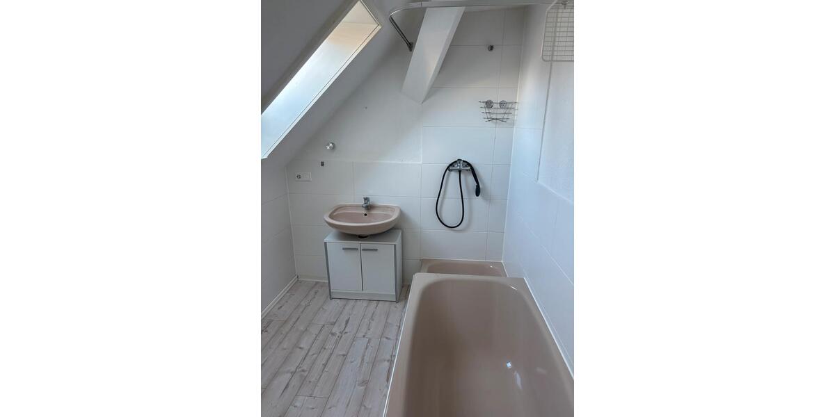 Dachgeschoßwohnung Pfullendorf - 2.5 Zimmer, 54 m&sup2;, 159.000&euro; | Angebot:26238123