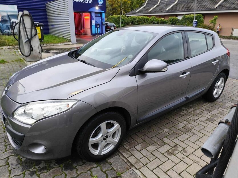 Renault Megane 96.500 km 5.000 € Gummersbach 51645
