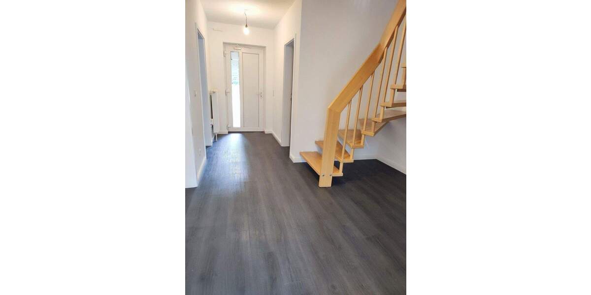 Reihenmittelhaus Albersdorf - 3 Zimmer, 130 m&sup2;, 1.100&euro; | Angebot:24251347