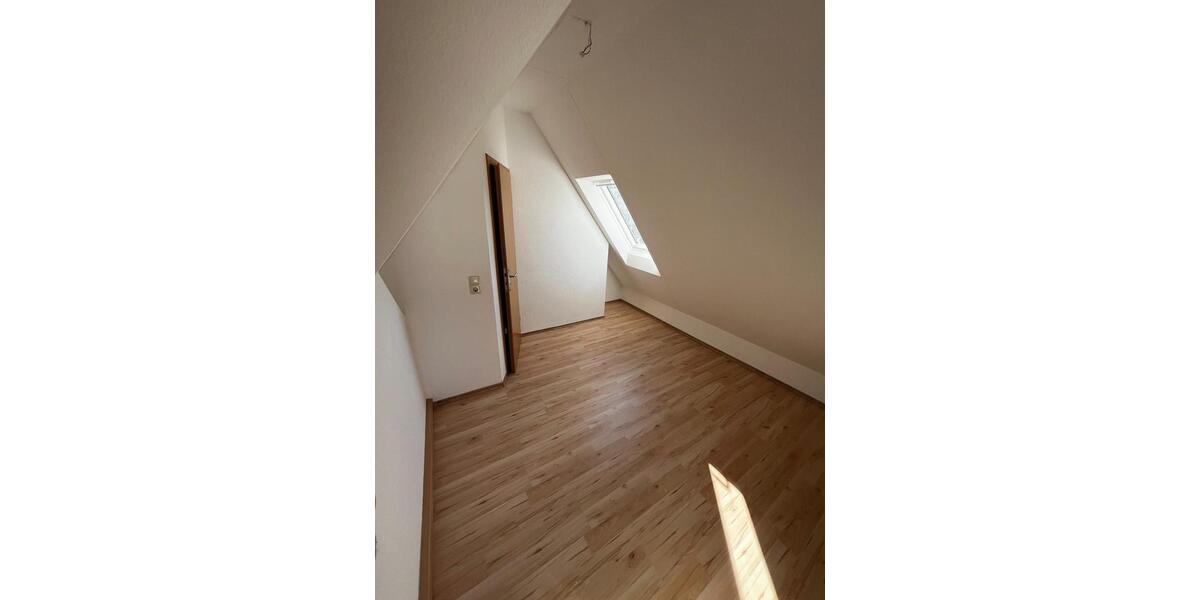 Einfamilienhaus Oberlungwitz - 4 Zimmer, 95 m&sup2;, 610&euro; | Angebot:25299138