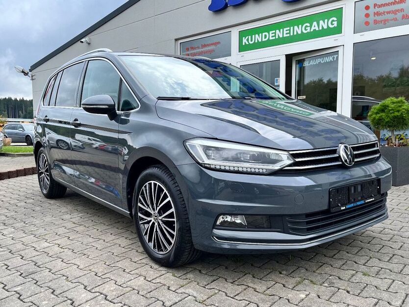 VW Touran 69.500 km 26.990 € Trieb 08239