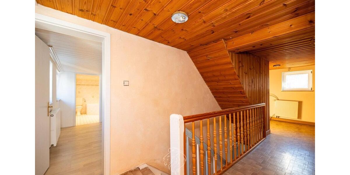 Einfamilienhaus Bad Königshofen im Grabfeld - 7 Zimmer, 140 m&sup2;, 158.000&euro; | Angebot:26038920