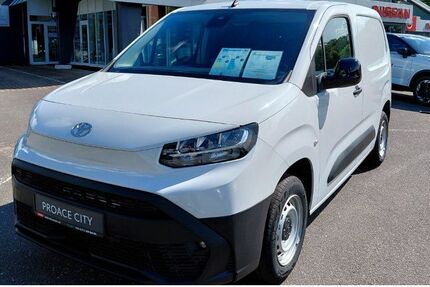 Toyota Proace City 1.692 km 23.550 &euro; Kaltenkirchen 24568