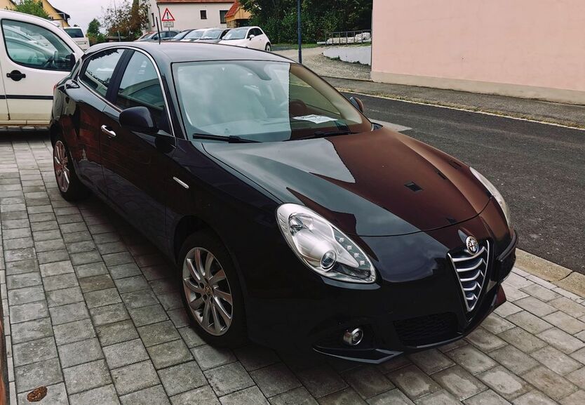 Alfa Romeo Giulietta 98.500 km 7.250 € Hendungen 97640