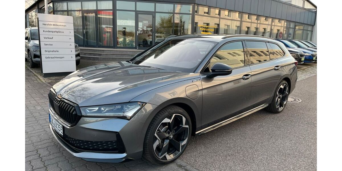 Skoda Superb 4.500 km 49.990 &euro; Zeitz 06712