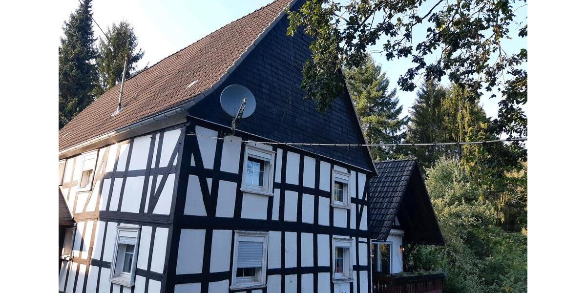 Einfamilienhaus Reichshof - 10 Zimmer, 230 m&sup2;, 249.000&euro; | Angebot:26123093