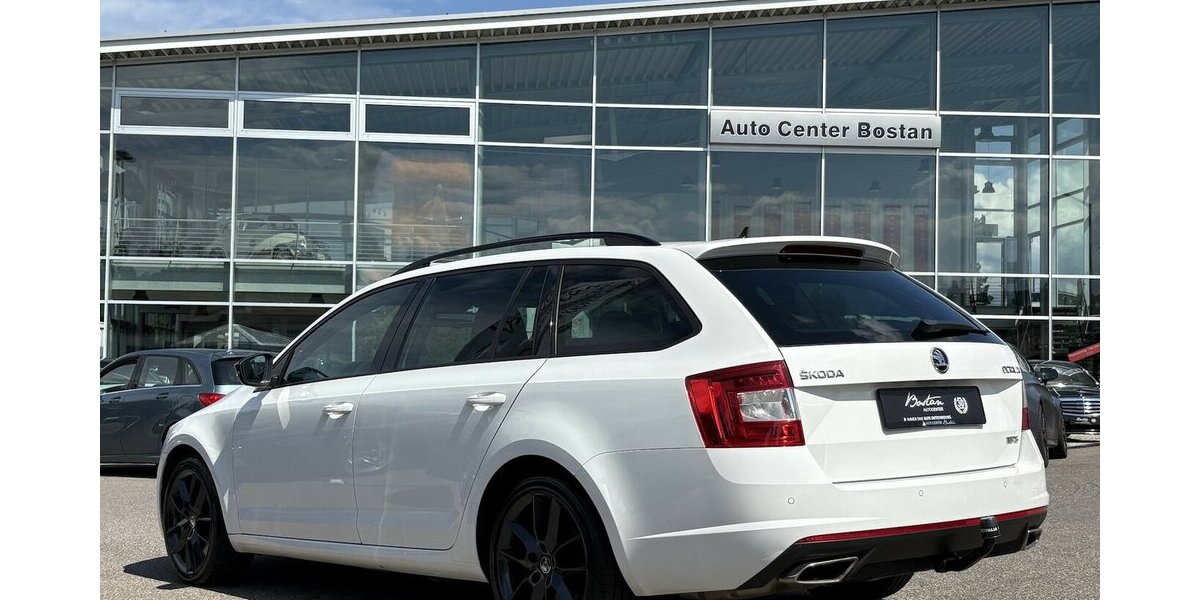 Skoda Octavia 2.0 TDI RS PANORAMA/NAVI/AHK/4xSHZ/DSG 126.738 km 14.900 &euro; Villingen-Schwenningen 78054